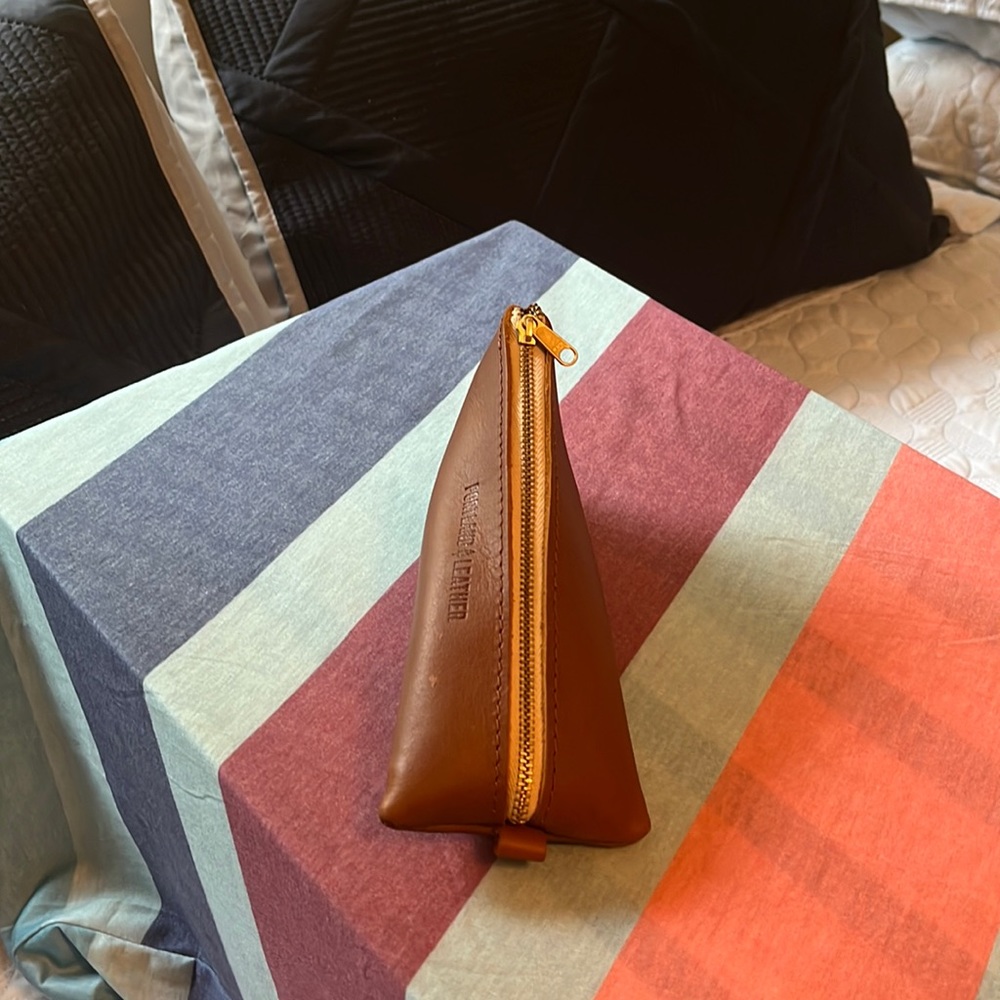 Portland Leather Genuine Leather Alpine Pouch in Brownie - Picture 2 of 3